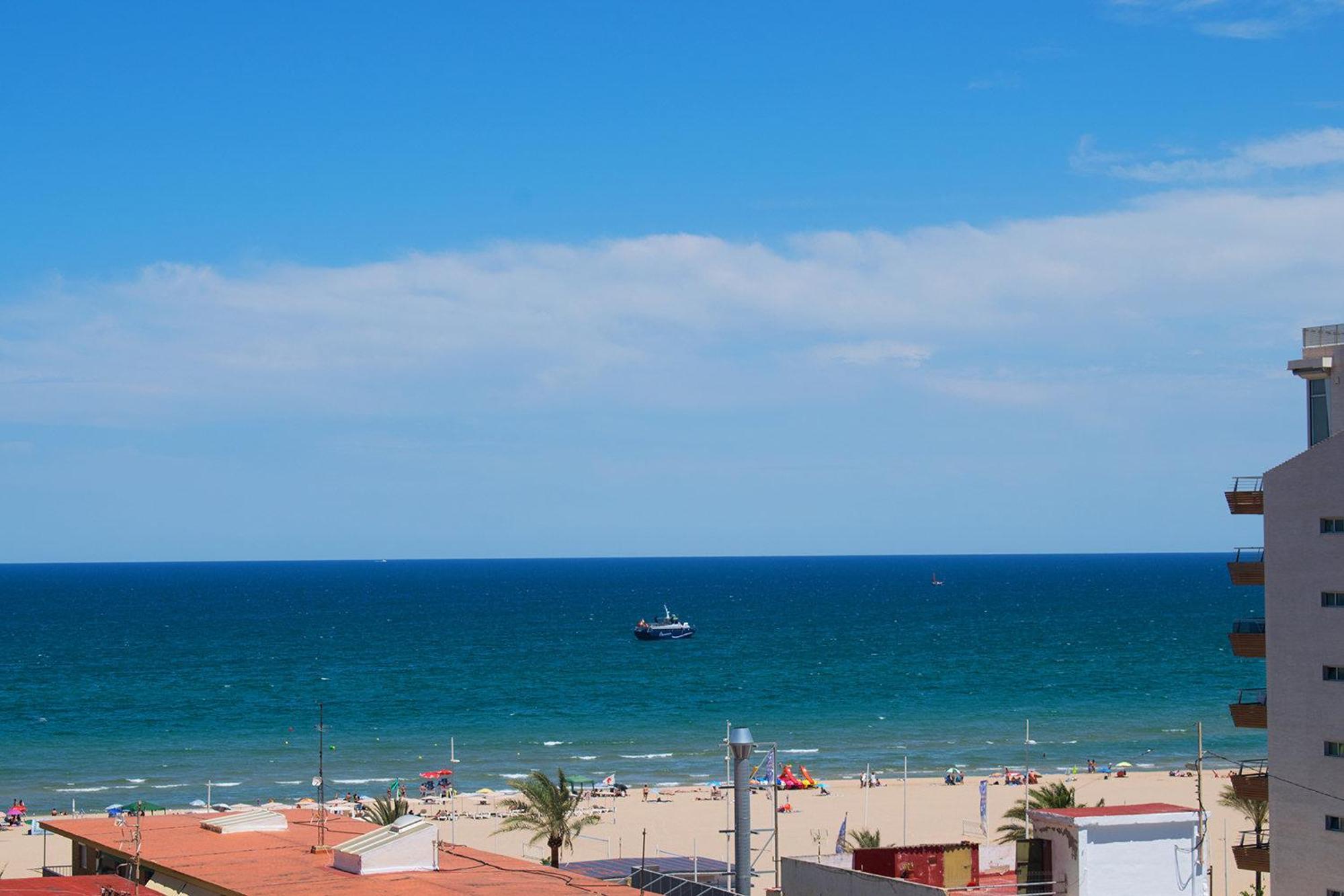 El Tiburon - Piso Con Espectaculares Vistas Al Mar - Solo Para Familias Ideal Para 4 Personas - Aire - Calefaccion - Ganador Award 2025, 2024, 2023, 2022 Playa de Gandia Esterno foto