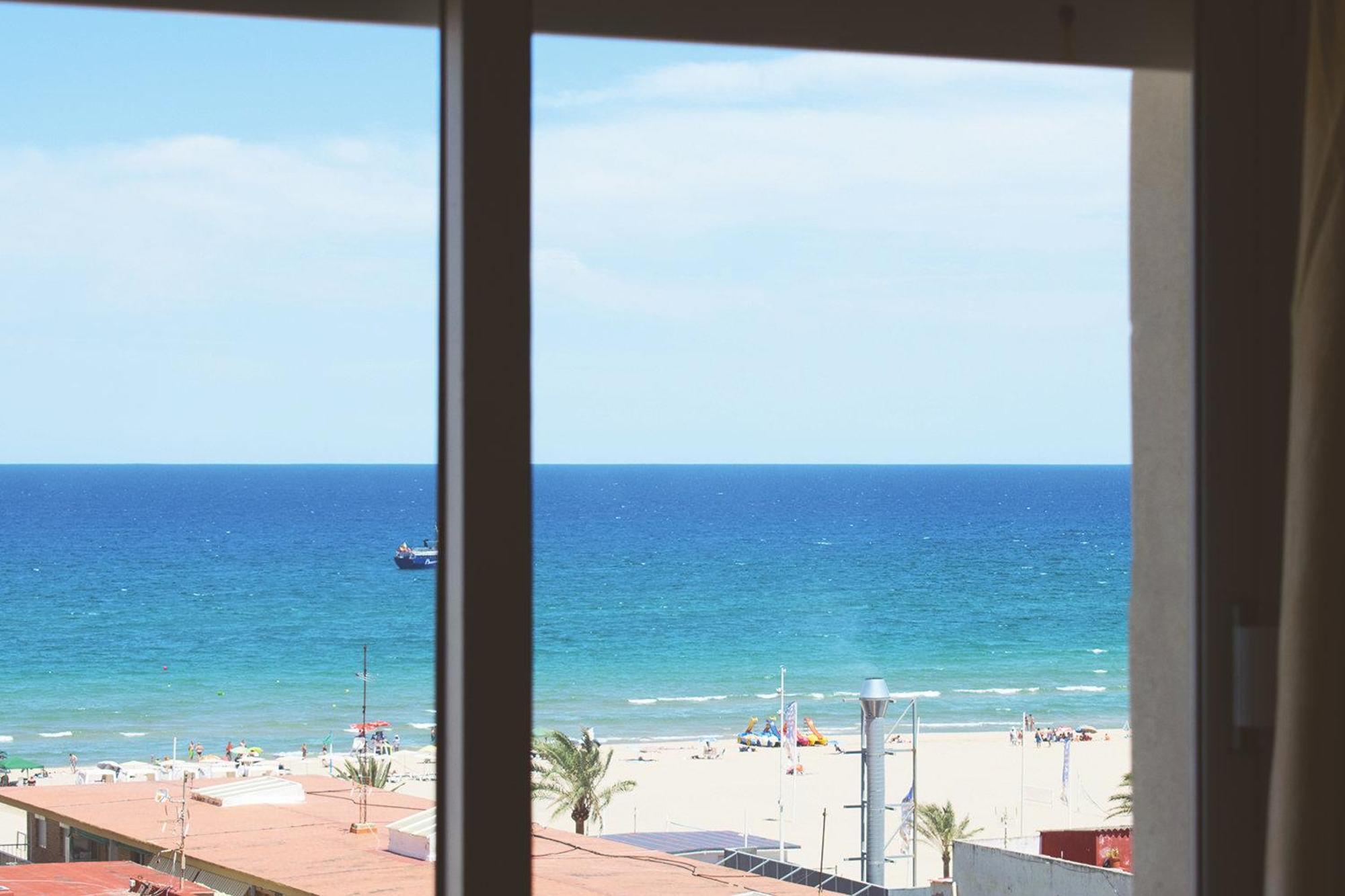El Tiburon - Piso Con Espectaculares Vistas Al Mar - Solo Para Familias Ideal Para 4 Personas - Aire - Calefaccion - Ganador Award 2025, 2024, 2023, 2022 Playa de Gandia Esterno foto