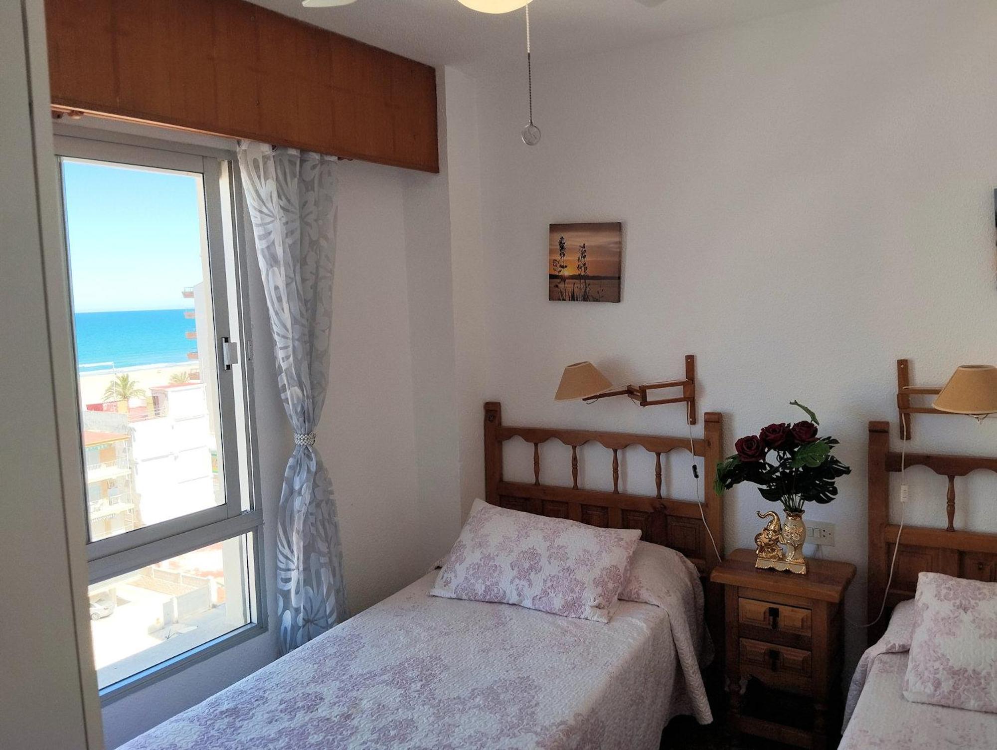 El Tiburon - Piso Con Espectaculares Vistas Al Mar - Solo Para Familias Ideal Para 4 Personas - Aire - Calefaccion - Ganador Award 2025, 2024, 2023, 2022 Playa de Gandia Esterno foto